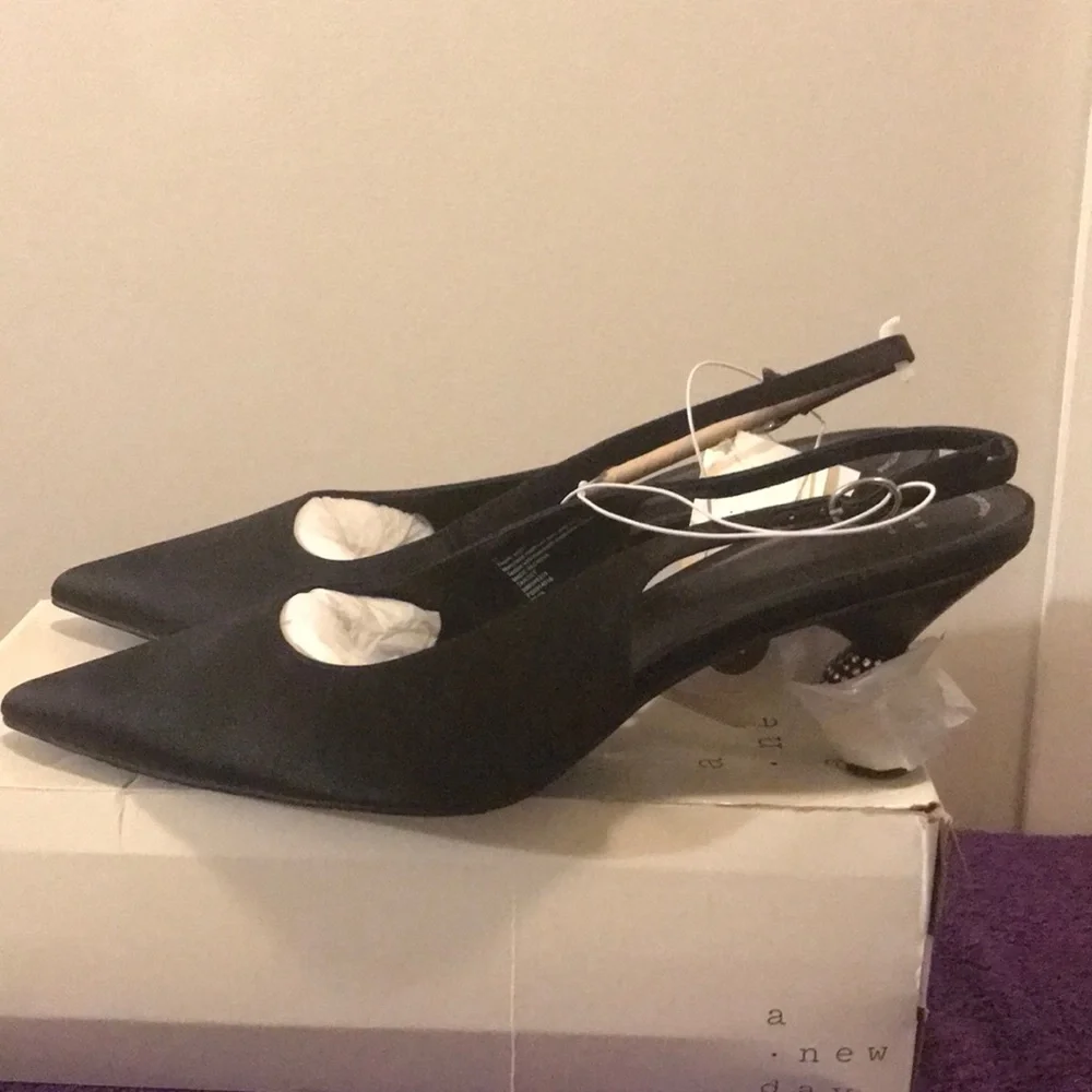 Black Slingback Pointed-Toe Heels with Decorative Ball Heel Size 11